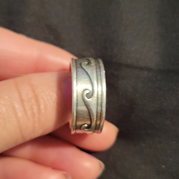 Ring - Picture 2 of 3